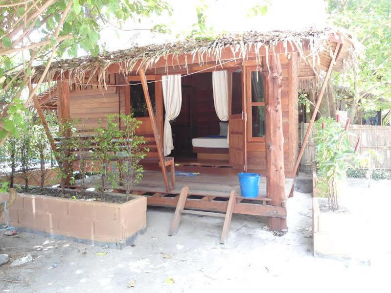 Zanom Sunrise Beach Resort Koh Lipe Exterior foto